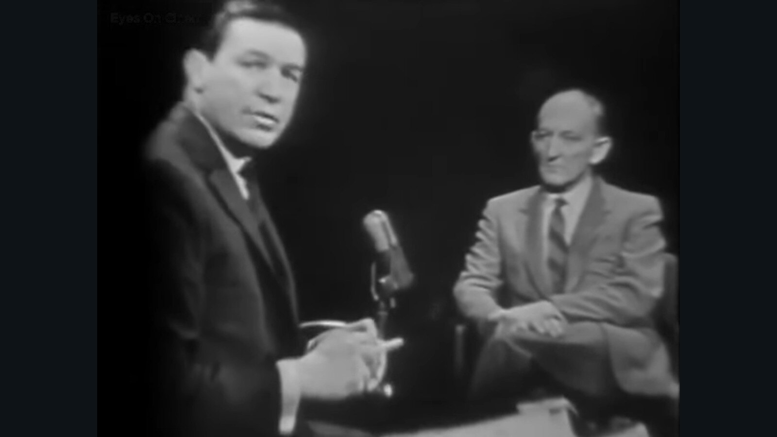 Donald Keyhoe (right) on The Mike Wallace Interview, 8 March 1958. Public domain, via Wikimedia Commons.